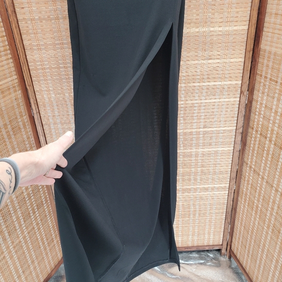 Windsor Asymmetric Neckline Off the Shoulder Black Formal Maxi Gown Size Small - Picture 5 of 8